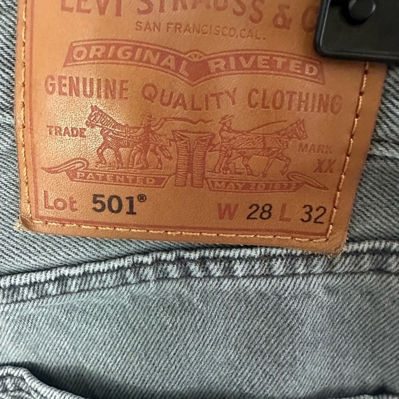 Levi's 501 Light Gray Jeans - Picture 3 of 5